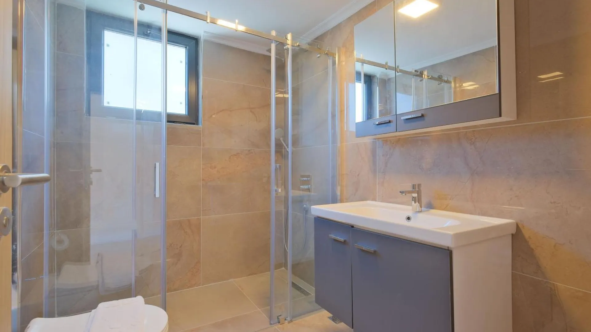 Mayer Skycon Residence In Besiktas 2 Istanboel Appartement